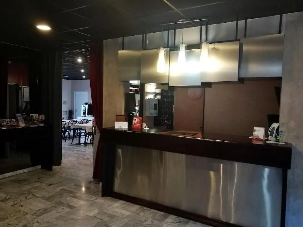 Adonis Arc Hotel Aix Aix-en-Provence 3*,