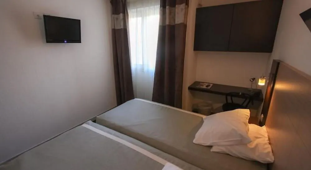 Adonis Arc Hotel Aix Aix-en-Provence 3*,